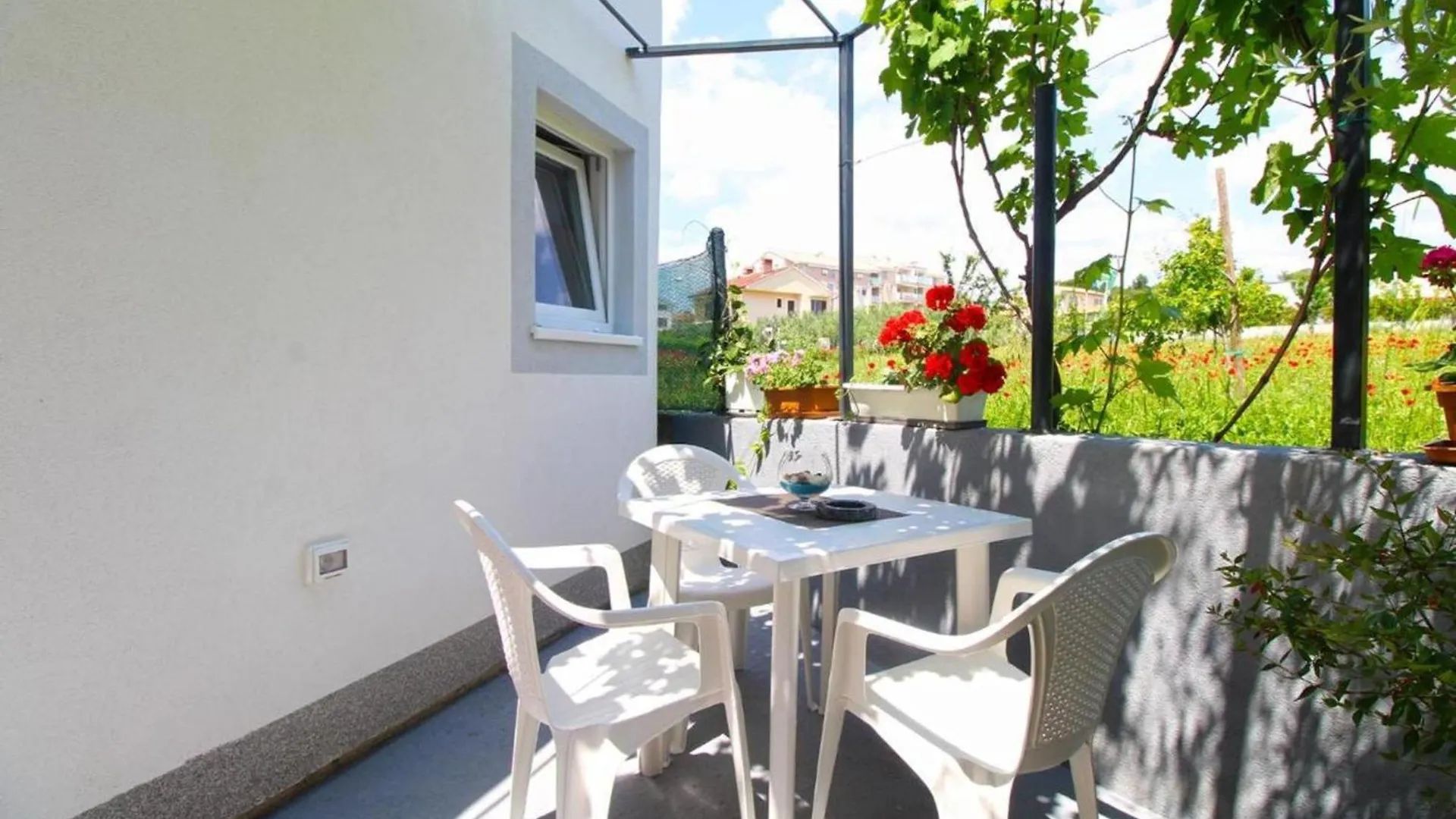 Cozy Apartment With Patio And Parking Fazana