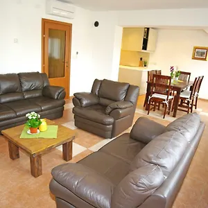 Brace Ilic 1 Apartment