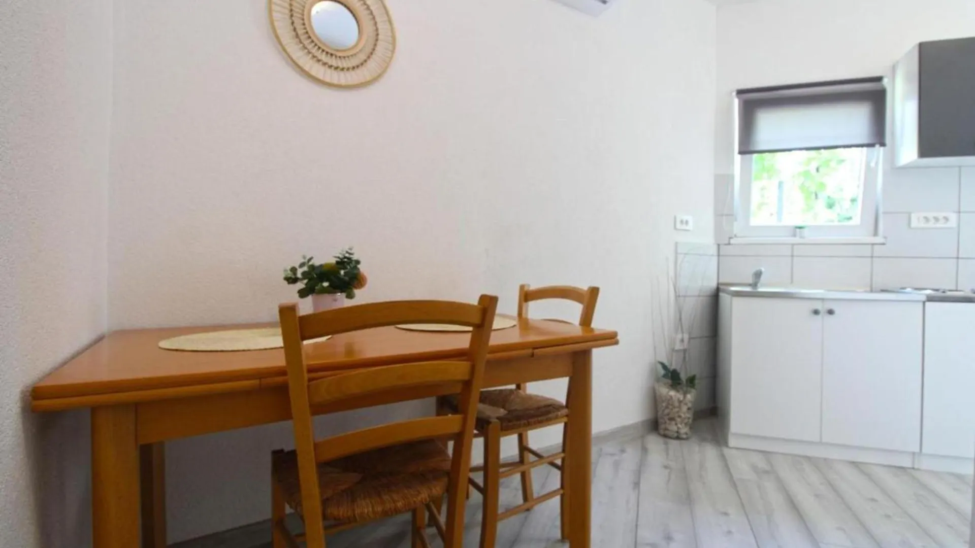 Cozy Apartment With Patio And Parking Fažana 0*,